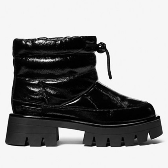 New Michael Kors Women's Barton Lug-Sole Black Booties - Picture 2 of 2